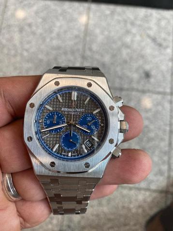 AP Horloge beschikbaar voor biedingen
