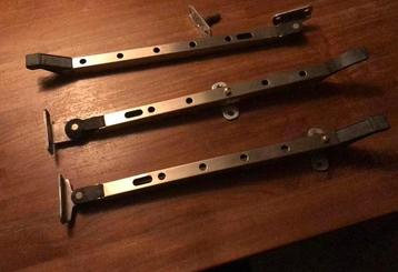 3 Aluminium AXA raamuitzetters (5 gaats, 30 cm) beschikbaar voor biedingen