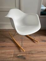 Mooie witte schommelstoel, Huis en Inrichting, Ophalen of Verzenden, Zo goed als nieuw, Wit, Eén