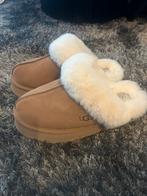 Ugg Pantoffels - Comfortabel en Stijlvol, Ophalen of Verzenden, Zo goed als nieuw, Beige, Pantoffels of Sloffen