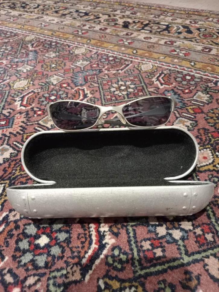 Oakley Wiretap zonnebril, Sieraden, Tassen en Uiterlijk, Zonnebrillen en Brillen | Heren, Zo goed als nieuw, Oakley, Grijs, Ophalen of Verzenden