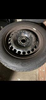 Wintervelgen en winterbanden golf 7 5x112 15inch, Auto diversen, Wieldoppen, Ophalen, Zo goed als nieuw