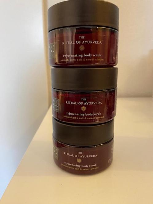 Nieuw Rituals Ayurveda rejuvenating body scrub 125g, Sieraden, Tassen en Uiterlijk, Uiterlijk | Lichaamsverzorging, Nieuw, Bad & Douche