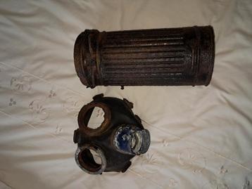 Duitse WO2 Gasmasker + Blik - Bodemvondst beschikbaar voor biedingen