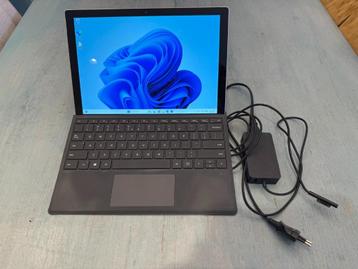 Microsoft Surface Pro (i5 8GB RAM, 256GB SSD) met Type Cover beschikbaar voor biedingen