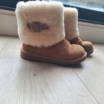 UGG Ellee Sheepskin Ugg Boots In Chestnut maat 34  beschikbaar voor biedingen