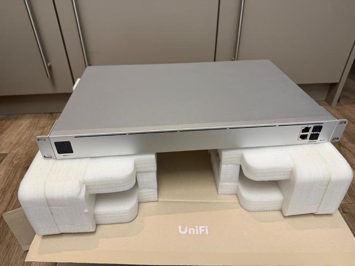 UniFi UXG Pro – professionele Gateway (in topstaat), Computers en Software, Routers en Modems, Zo goed als nieuw, Router, Ophalen of Verzenden