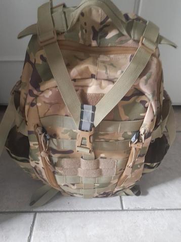 Stoere tactische camo rugzak beschikbaar voor biedingen