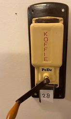 PeDe creme met rode letters koffiemolen, Ophalen