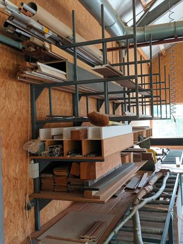 Stelling voor latten/buizen beschikbaar voor biedingen