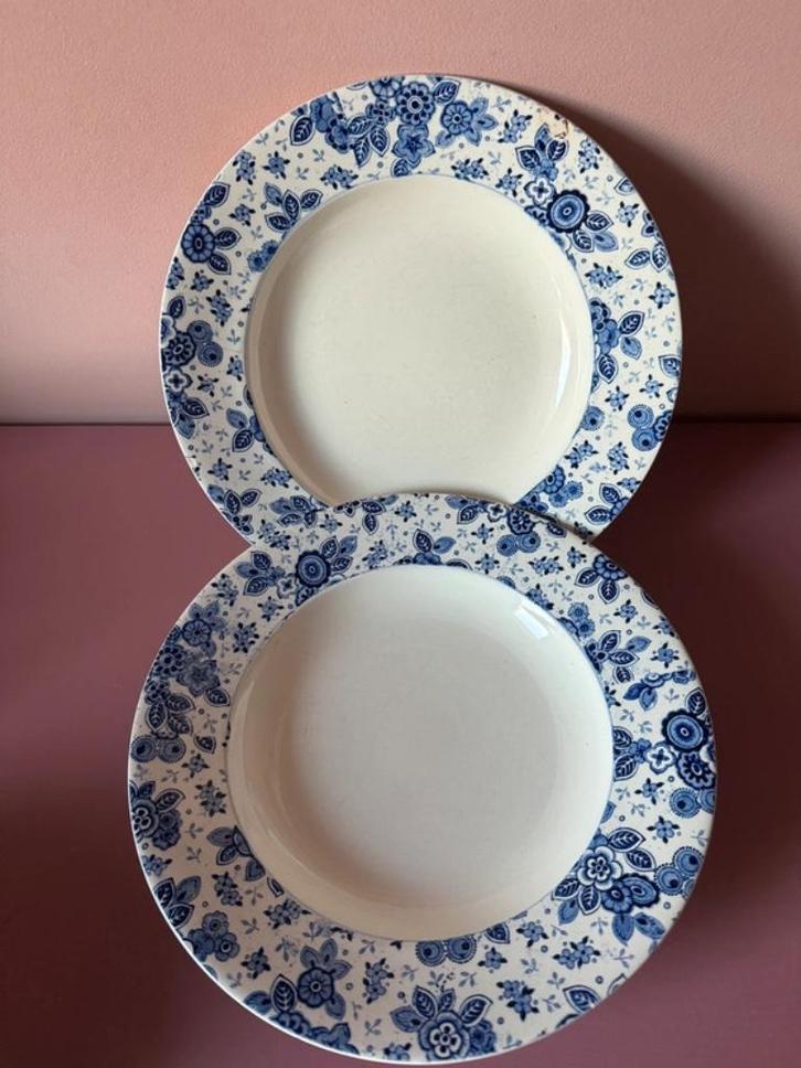 Twee antieke borden Beatrix Société Céramique Maastricht, Antiek en Kunst, Antiek | Servies los, Ophalen of Verzenden