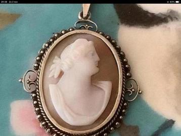 Antieke zilveren Zeeuwse Kettinghanger Camee zilver beschikbaar voor biedingen