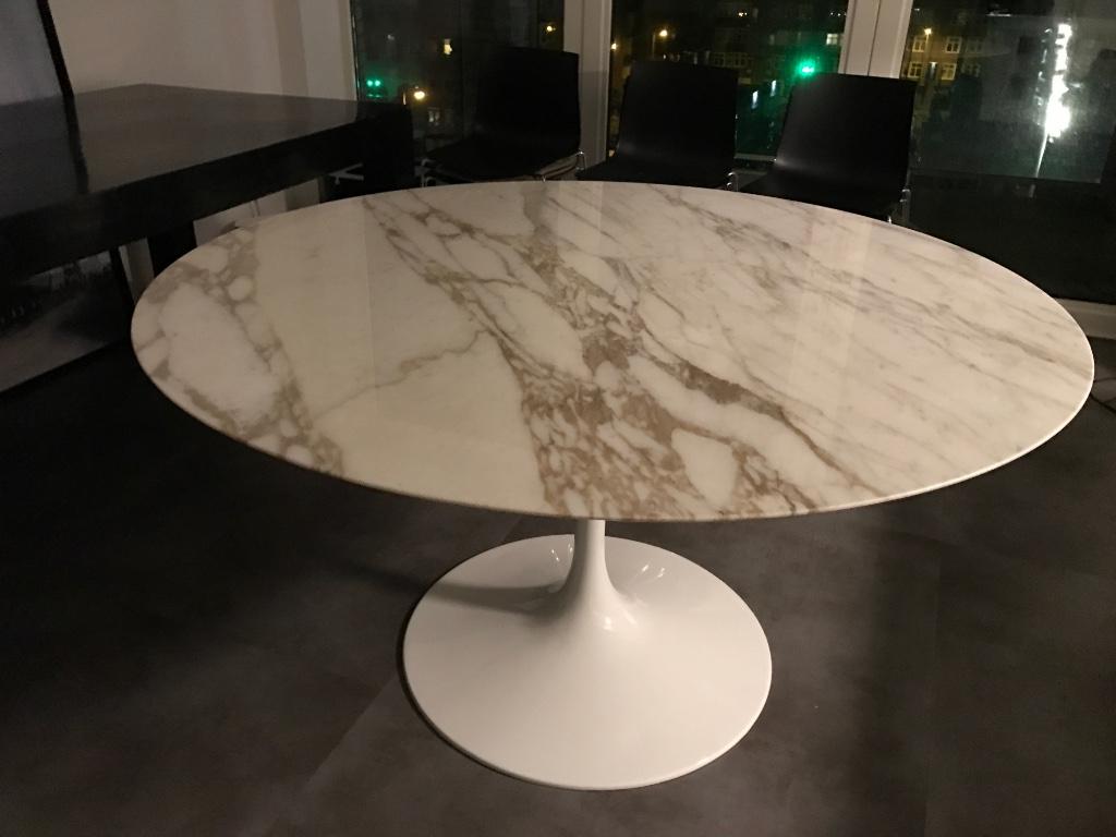 Eero Saarinen, Tafels, Stoelen, Rond, Ovaal, Huis en Inrichting, Tafels | Eettafels, 100 tot 150 cm, Ophalen of Verzenden, Vijf personen of meer