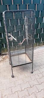 Staande vogelkooi op wieltjes, Dieren en Toebehoren, Vogels | Hokken en Kooien, Ophalen, Zo goed als nieuw, Metaal, Vogelkooi