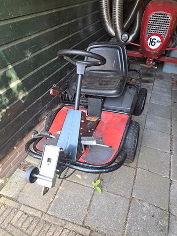 jonsered zitmaaier te koop. beschikbaar voor biedingen