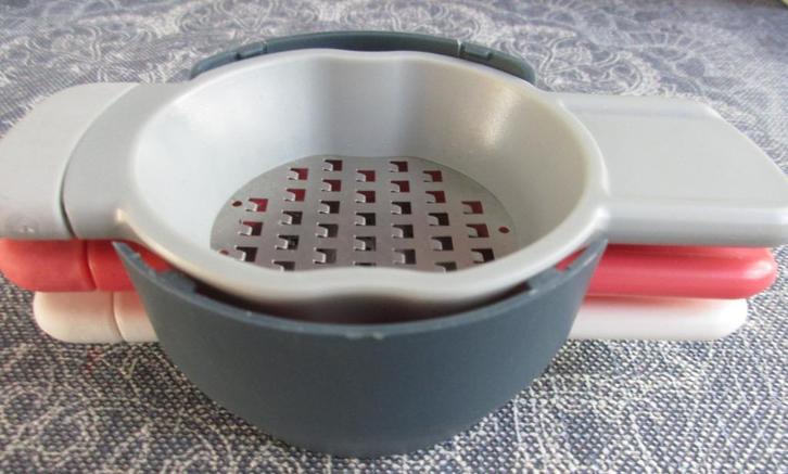 nieuwe compacte raspenset  - 3 soorten, Huis en Inrichting, Keuken | Keukenbenodigdheden, Nieuw, Ophalen of Verzenden