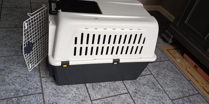 Te koop grote Hondenbench i.z.g.st., Dieren en Toebehoren, Hondenbenches, Zo goed als nieuw, Ophalen