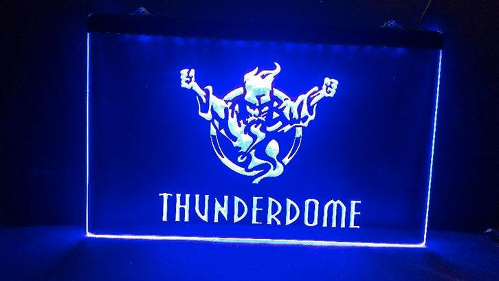 Thunderdome hardcore neon bord reclamebord lamp LED mancave, Verzamelen, Merken en Reclamevoorwerpen, Nieuw, Lichtbak of (neon) lamp