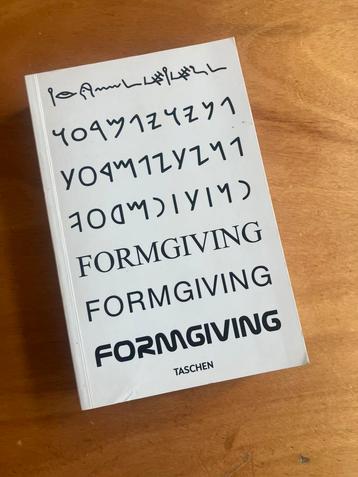 Formgiving - Taschen beschikbaar voor biedingen