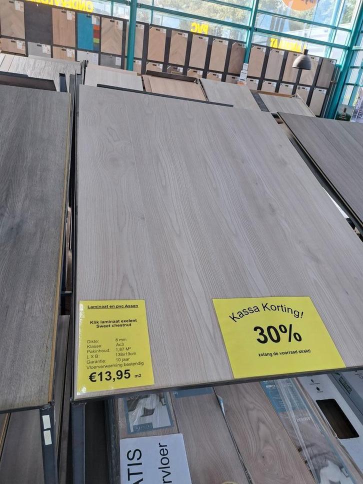 laminaat 8mm nu met extra 30% korting!!, Huis en Inrichting, Stoffering | Vloerbedekking, Nieuw, Laminaat, Wit, Crème, Beige, Bruin
