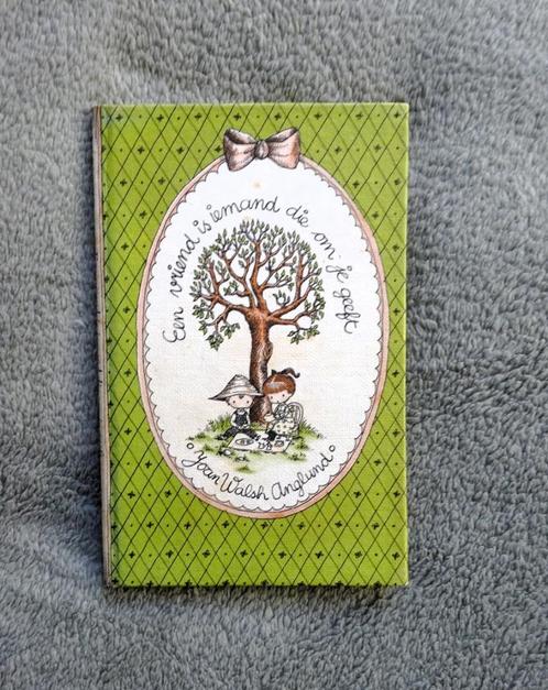 ¤ Een vriend is iemand die om je geeft - Joan Walsh Anglund, Boeken, Overige Boeken, Gelezen, Verzenden