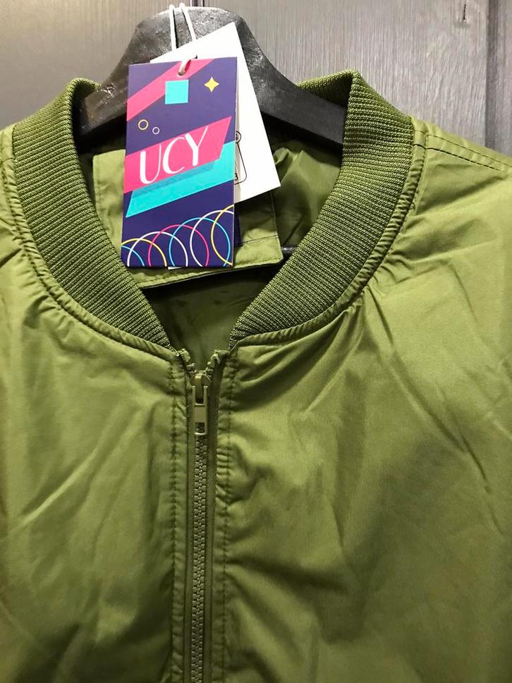 Mooie NIEUW met prijskaartje bomber tussen jack gevoerd, Kleding | Dames, Jassen | Winter, Nieuw, Maat 42/44 (L), Groen, Ophalen of Verzenden