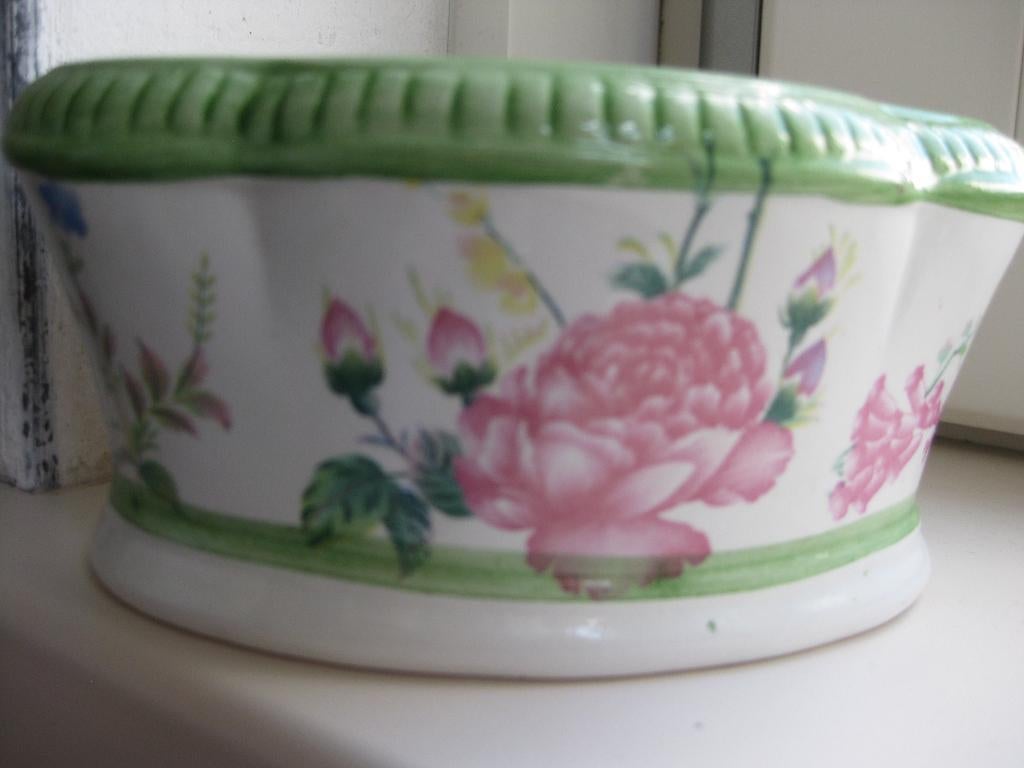 Decoratief gietertje met bijbehorend plantenbakje. (nieuw), Antiek en Kunst, Curiosa en Brocante, Ophalen of Verzenden