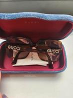 Gucci zonnebril, Sieraden, Tassen en Uiterlijk, Zonnebrillen en Brillen | Dames, Ophalen of Verzenden, Zo goed als nieuw, Zwart