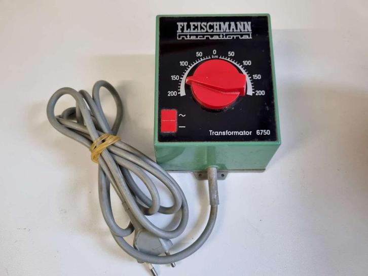 Fleischmann 6750 - Zware regel-transformator, Hobby en Vrije tijd, Modeltreinen | H0, Zo goed als nieuw, Transformator of Voeding
