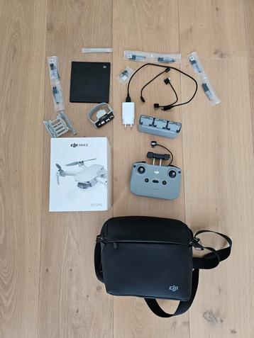 Dji mini 2 Fly More Combo + Landing Gear beschikbaar voor biedingen