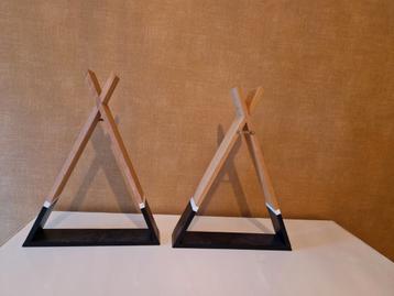 Wandplankjes beschikbaar voor biedingen