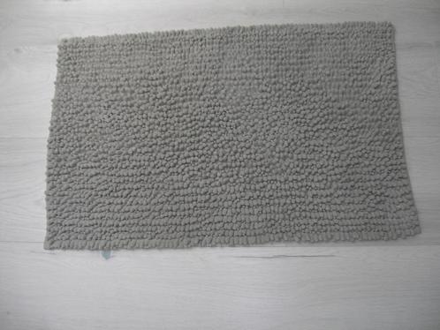2 Stuks nieuwe badmatten samen voor € 4,95., Huis en Inrichting, Badkamer | Badtextiel en Accessoires, Nieuw, Badmat, Wit, Ophalen of Verzenden