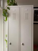 Witte metalen lockerkast, Ophalen, Gebruikt, Met hangruimte, 50 tot 100 cm