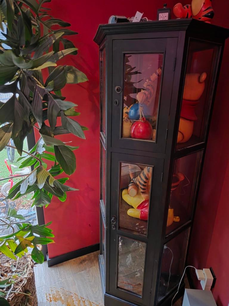 Unieke 6 hoekige vitrinekast massief hout, zwart/koloniaal, Huis en Inrichting, Kasten | Vitrinekasten, Ophalen, Met deur(en)