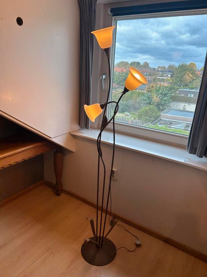 Stijlvolle Staande Lamp met 3 Lichtpunten, Huis en Inrichting, Lampen | Vloerlampen, Gebruikt, 150 tot 200 cm, Glas, Metaal, Ophalen