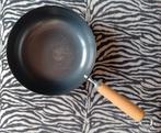 Stalen wokpan met houten handvat 24cm, Huis en Inrichting, Keuken | Potten en Pannen, Ophalen of Verzenden, Gebruikt, Wok