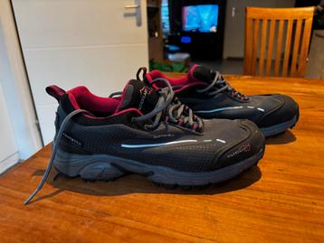 Wildebeast wandel schoenen beschikbaar voor biedingen