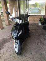 Piaggio new fly te koop, Fietsen en Brommers, Scooters | Piaggio, Ophalen, Zo goed als nieuw, Fly