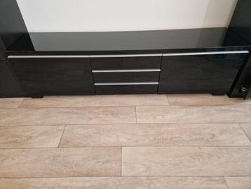 Ikea Besta zwart TV meubel met bovenkast beschikbaar voor biedingen
