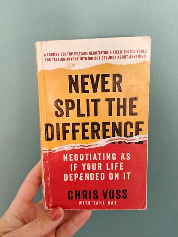 Boek 'Never split the difference' van Chriss Voss beschikbaar voor biedingen