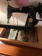 Antieke Singer Naaimachine met Meubel (unieke set), Ophalen