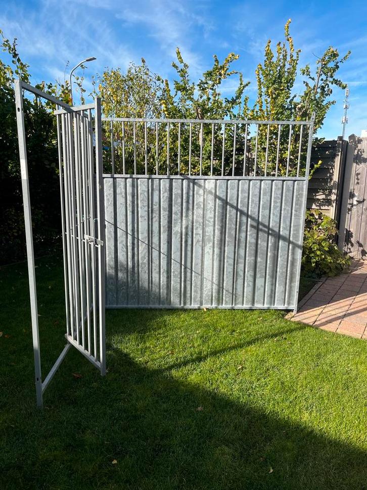 Hondenkennel (hoekmodel) met Deur & Dichte Wand, Dieren en Toebehoren, Hondenhokken, Gebruikt, Ophalen