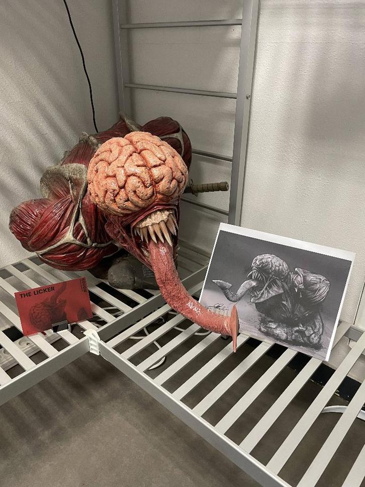 Resident Evil 2 Licker Life-Size Bust 1:1 Pure Arts, Verzamelen, Film en Tv, Zo goed als nieuw, Tv, Beeldje, Replica of Model