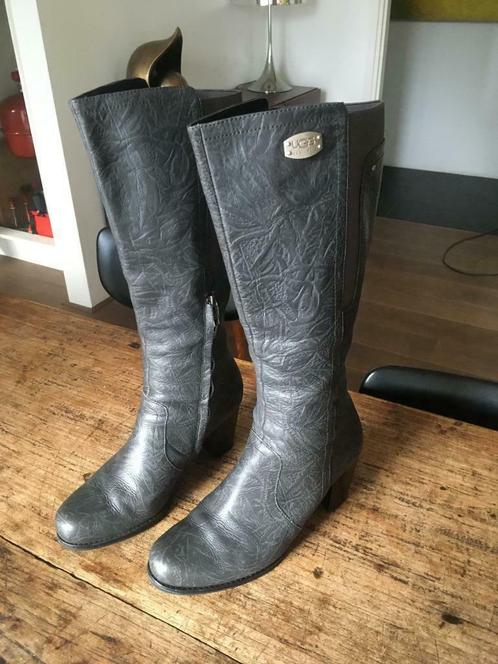 Grijp je kans! UGG Laarzen, Leer, Donker Grijs, mt 40, Kleding | Dames, Schoenen, Zo goed als nieuw, Hoge laarzen, Grijs, Ophalen