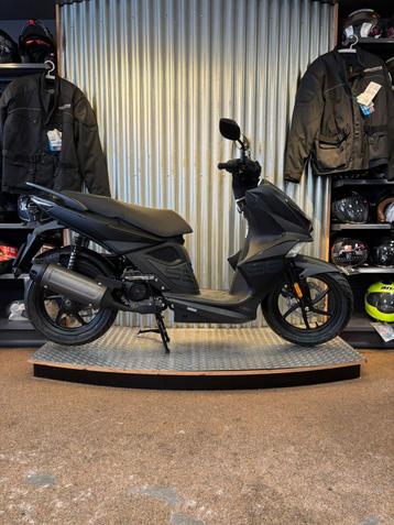  TOPDEAL: Kymco Super 8 R 50i nieuw 3 jaar garantie beschikbaar voor biedingen
