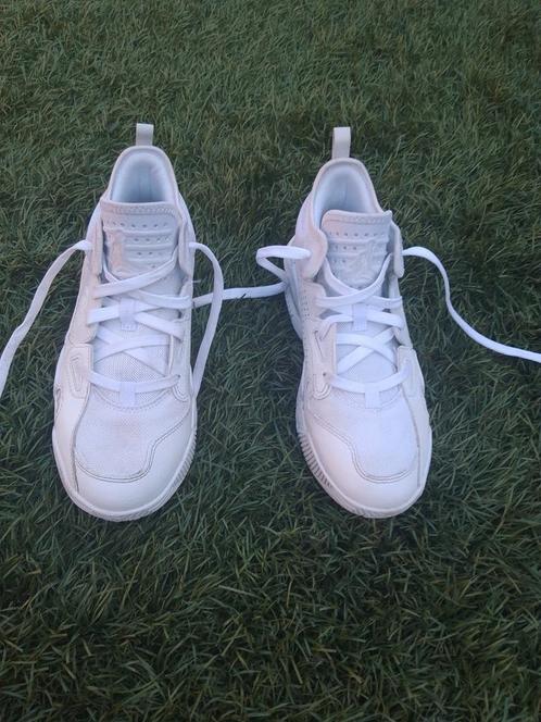 Nike Jordan flight maat 38.5, Sport en Fitness, Basketbal, Zo goed als nieuw, Schoenen, Ophalen