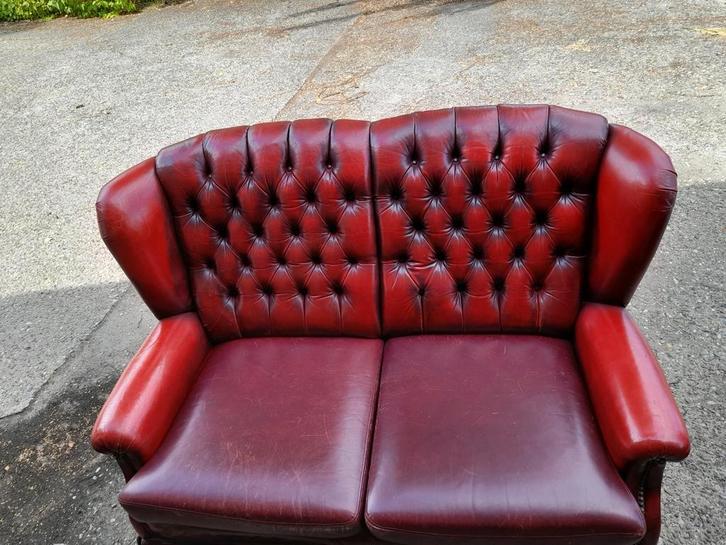 Chesterfield leren tweezitsbank, Huis en Inrichting, Banken | Bankstellen, Gebruikt, Rechte bank, Tweepersoons, Minder dan 150 cm