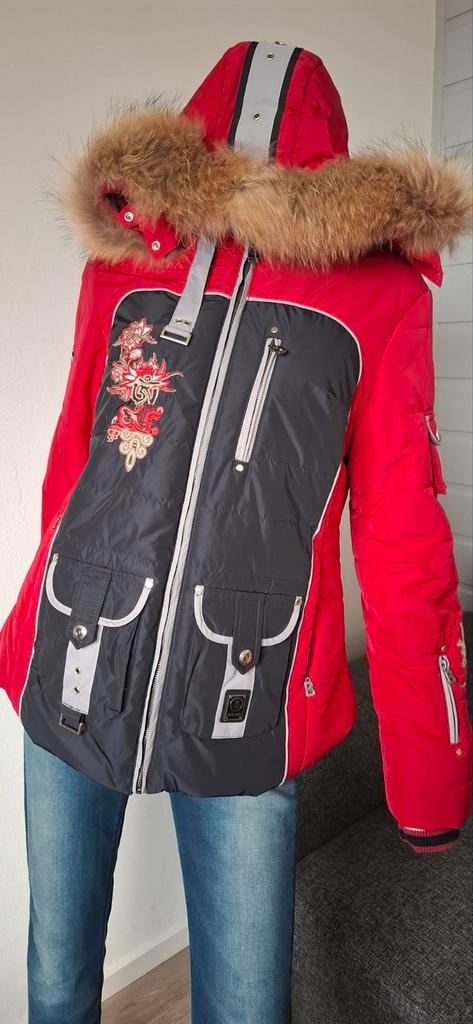 Bogner Skijack - Bijzonder en Ongebruikt!, Kleding | Dames, Jassen | Winter, Nieuw, Maat 42/44 (L), Rood, Verzenden