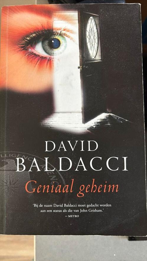 David Baldacci - Geniaal geheim, Boeken, Thrillers, Zo goed als nieuw, Nederland, Ophalen of Verzenden