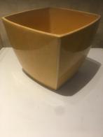 Plantenpot of Bloempot 3x kunststof, 1x keramiek, ongebruikt, Kunststof, Zo goed als nieuw, Minder dan 40 cm, Overige vormen